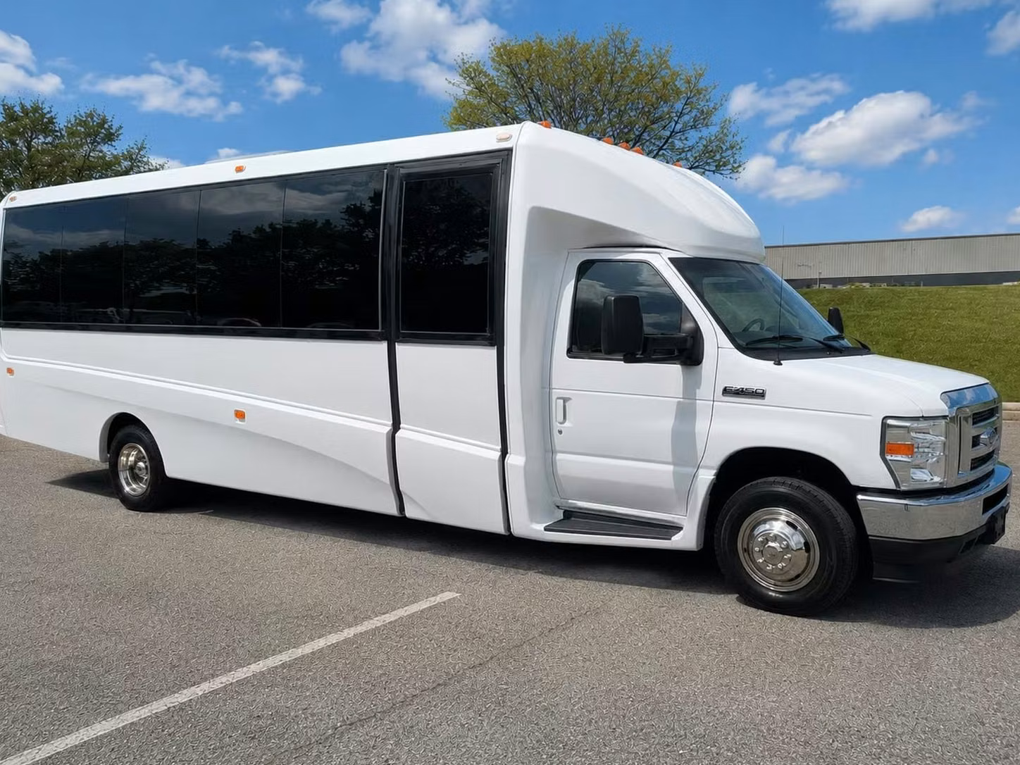 russellville 20 passenger minibus rental