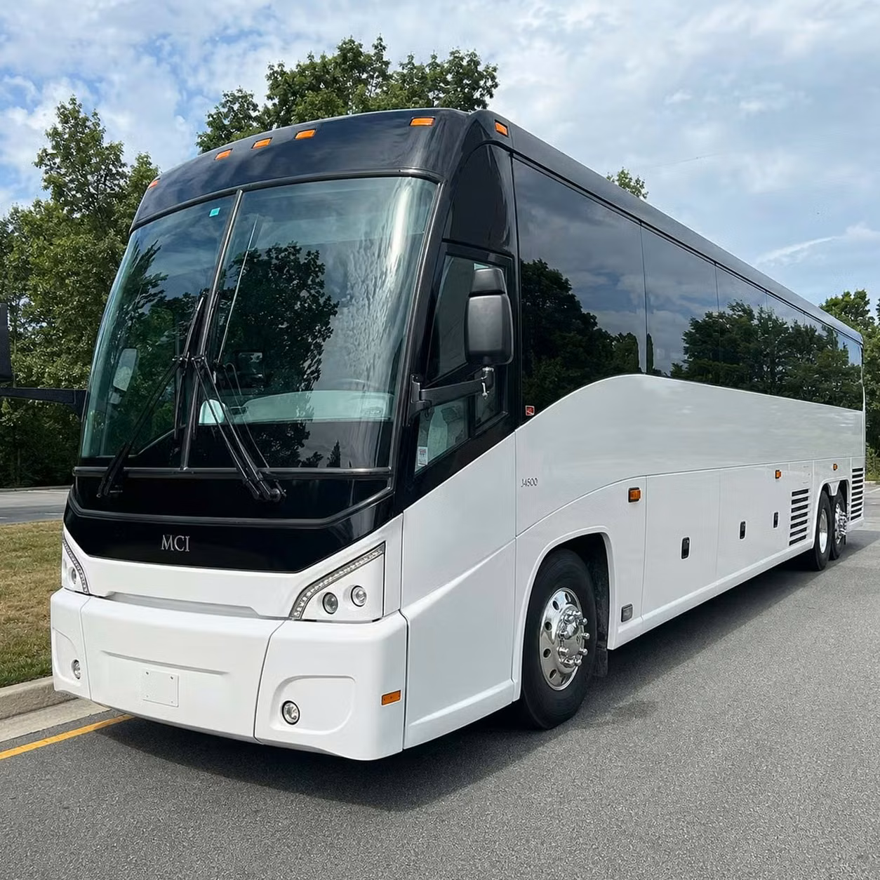 russellville bus rentals for bands and performers
